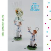 Ni&ntilde;o Comuni&oacute;n de Pie